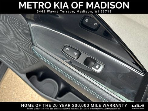 Used 2018 Kia Niro EX Premium FWD image 41