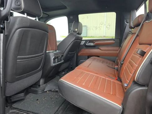 Used 2024 GMC Sierra 3500 Denali Ultimate AWD/4WD image 8