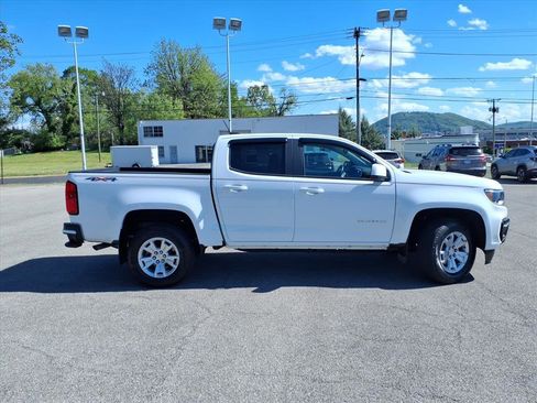 Used 2022 Chevrolet Colorado LT w/ LT Convenience Package AWD/4WD image 3