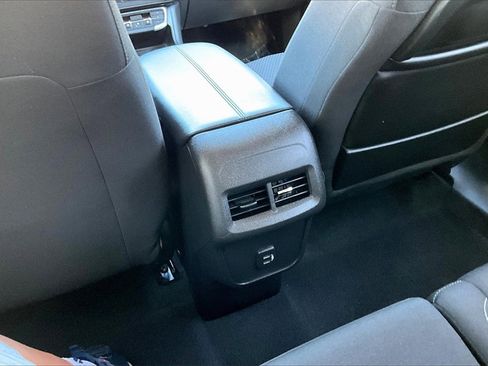 Used 2022 GMC Terrain SLE image 33