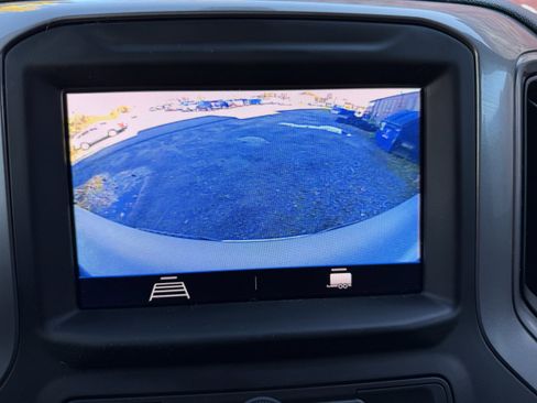 Used 2020 Chevrolet Silverado 1500 Custom w/ Custom Value Package image 4