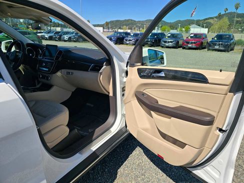 Used 2018 Mercedes-Benz GLE 350 4MATIC image 12