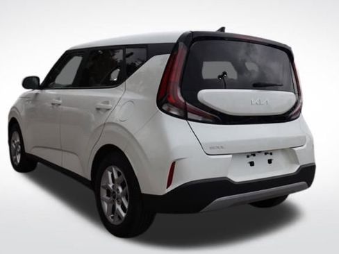 Certified 2023 Kia Soul LX w/ LX Technology Package image 9