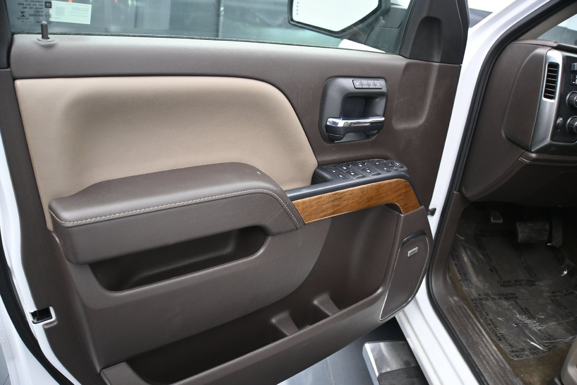 Used 2016 Chevrolet Silverado 1500 LTZ w/ Sport Package AWD/4WD image 16