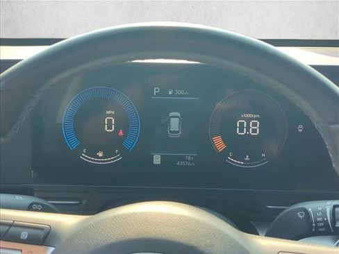 Used 2025 Hyundai Kona SEL FWD image 12