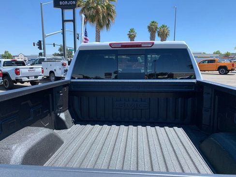 New 2026 GMC Sierra 1500 SLE w/ Preferred Package image 8