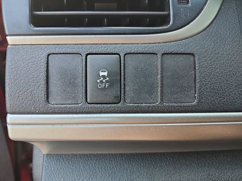 Used 2014 Toyota Camry SE w/ Moonroof Package FWD image 24