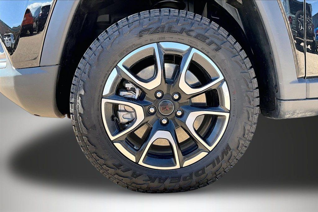 Used 2026 Jeep Compass Trailhawk AWD/4WD image 33
