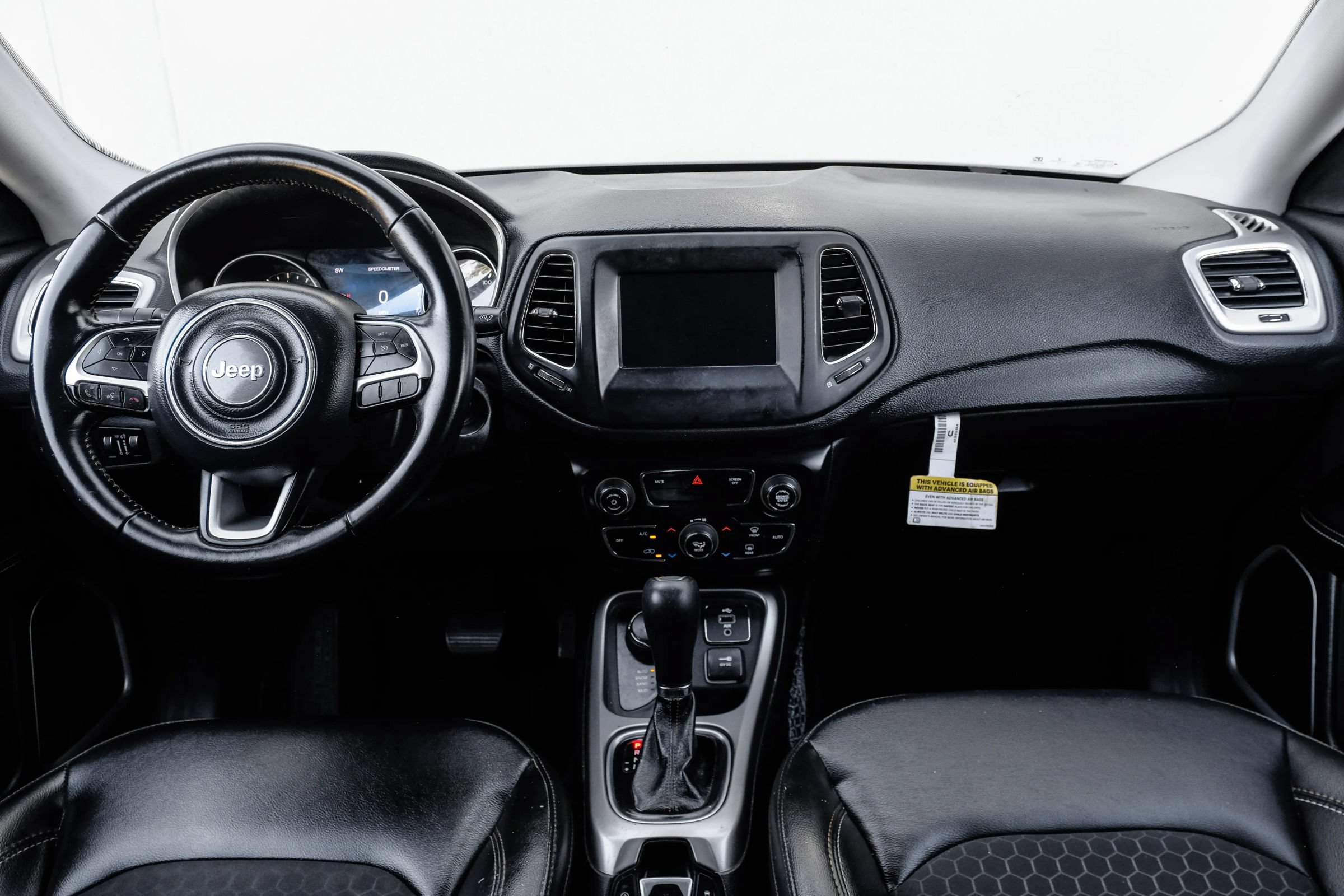 Used 2018 Jeep Compass Latitude w/ Popular Equipment Group AWD/4WD image 21