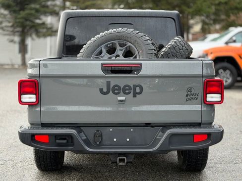 Used 2023 Jeep Gladiator Willys image 4