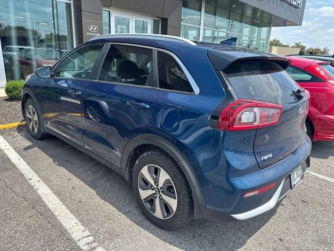 Used 2018 Kia Niro LX FWD image 2