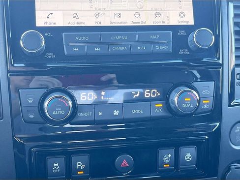 Used 2021 Nissan Titan PRO-4X w/ Pro-4x Convenience Package image 16