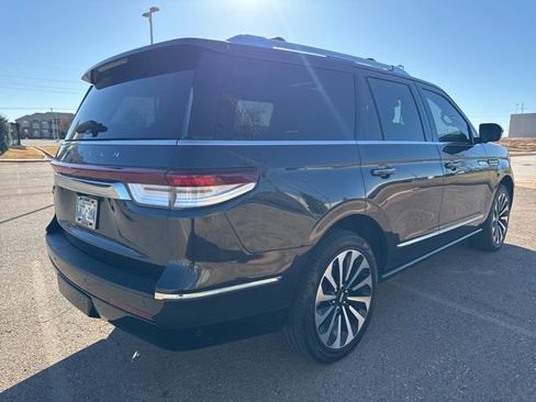Used 2024 Lincoln Navigator Reserve image 9