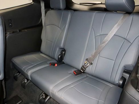 Used 2024 Buick Enclave Essence w/ Sport Touring Edition FWD image 22