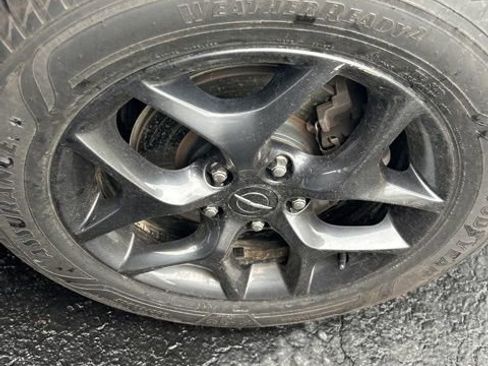 Used 2018 Chrysler Pacifica Limited image 9