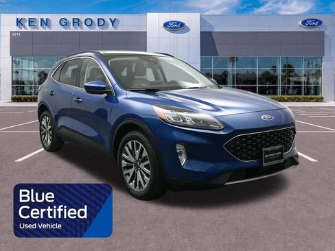Certified 2022 Ford Escape Titanium w/ Class II Trailer Tow Package AWD/4WD image 1