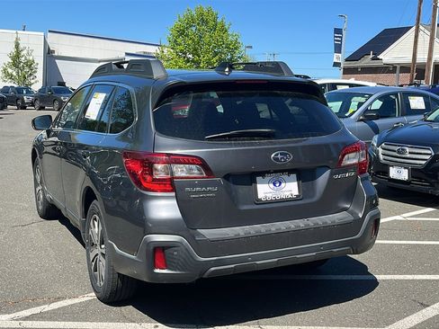 Used 2018 Subaru Outback 2.5i Limited AWD/4WD image 7