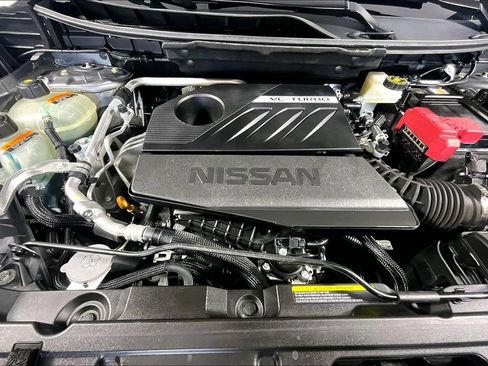 Used 2023 Nissan Rogue SV AWD/4WD image 9