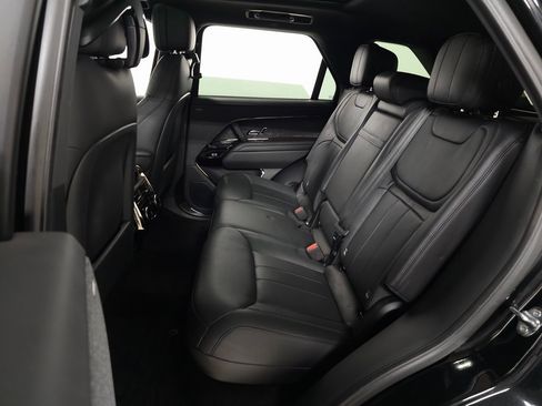 Used 2025 Land Rover Range Rover Sport Dynamic SE image 38