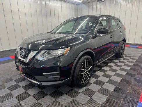 Used 2017 Nissan Rogue S image 5