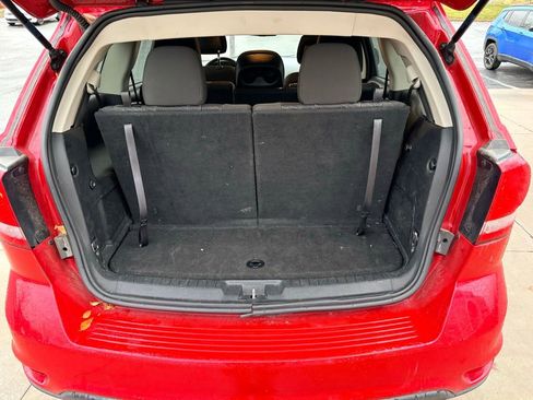 Used 2019 Dodge Journey SE w/ Blacktop Package image 11