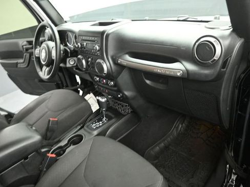 Used 2015 Jeep Wrangler Unlimited Sport w/ Quick Order Package 24S AWD/4WD image 26