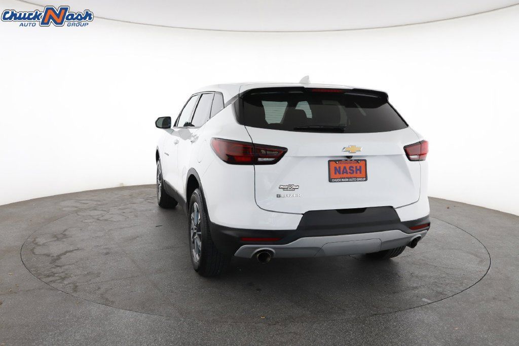 Certified 2026 Chevrolet Blazer LT FWD image 10