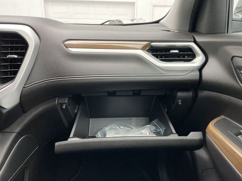 Certified 2023 GMC Acadia SLE w/ Driver Convenience Package image 42