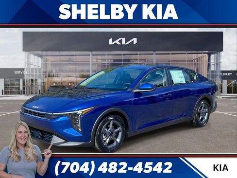New 2026 Kia K4 LXS image 1