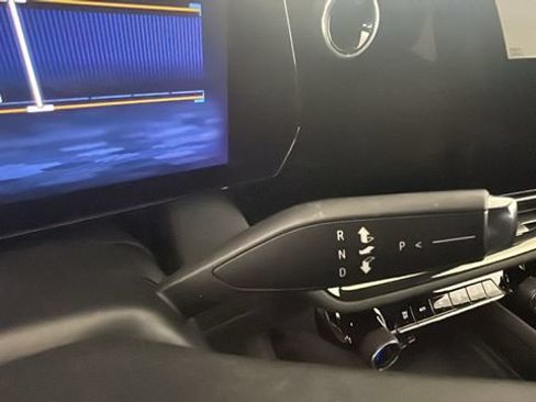 Used 2025 Chevrolet Equinox EV RS FWD image 20