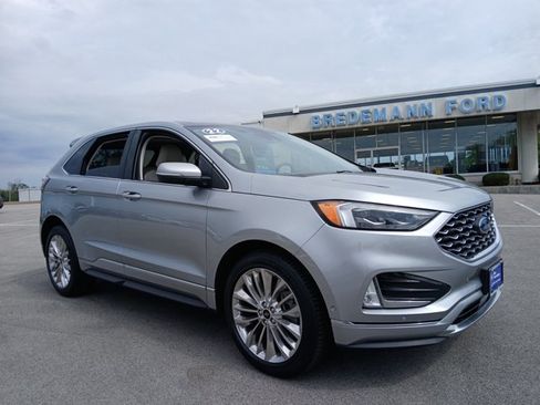 Certified 2022 Ford Edge Titanium w/ Equipment Group 301A AWD/4WD image 2