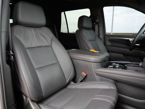 Used 2025 Chevrolet Tahoe RST w/ Comfort Package AWD/4WD image 19