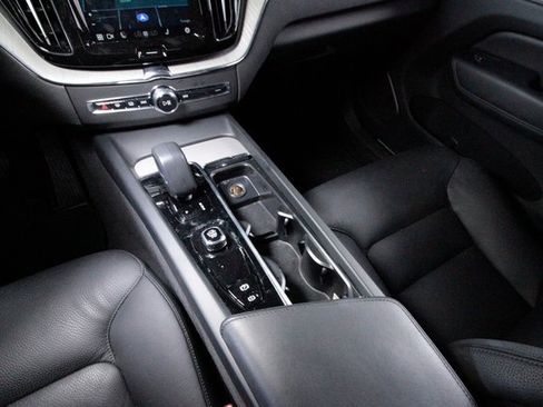 Certified 2025 Volvo XC60 B5 Plus image 10