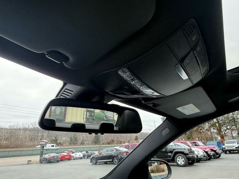 Used 2017 Mercedes-Benz C 63 AMG Sedan image 23