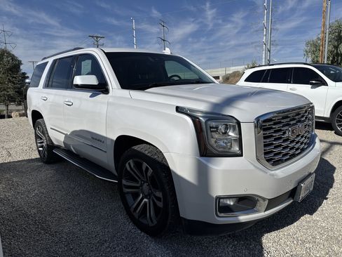 Used 2018 GMC Yukon Denali w/ Open Road Package AWD/4WD image 2