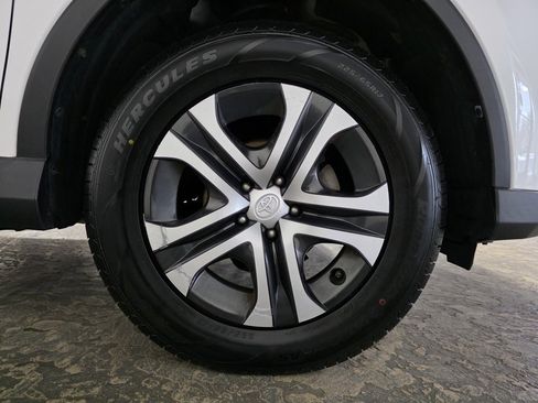 Used 2018 Toyota RAV4 LE image 25