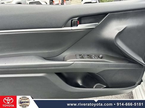 Used 2023 Toyota Camry SE FWD image 17