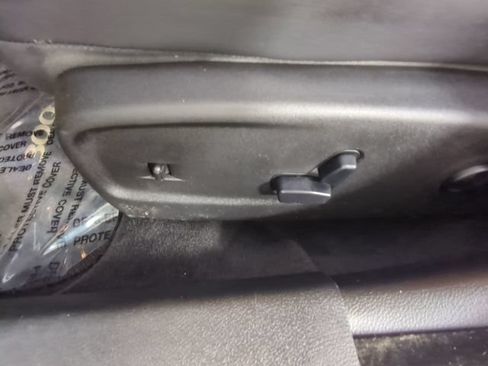 Used 2014 Chrysler 300 C RWD image 29