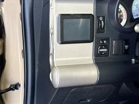 Used 2014 Toyota FJ Cruiser 4WD w/ Upgrade Package image 10