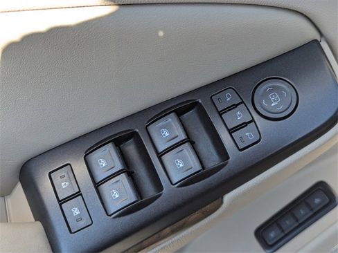 Used 2020 GMC Yukon Denali w/ Denali Premium Package image 24