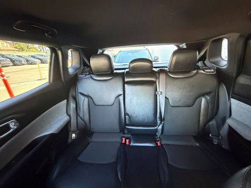 Used 2025 Jeep Compass Latitude image 37