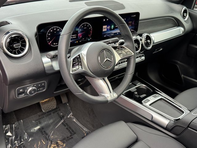 Used 2026 Mercedes-Benz GLB 250 image 17