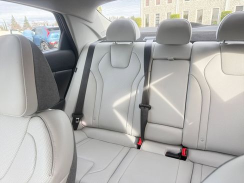 Used 2025 Hyundai Elantra Limited image 39