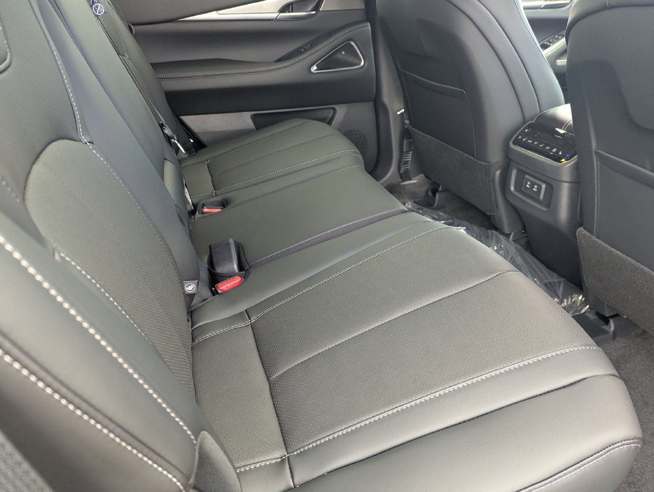 New 2027 INFINITI QX60 Luxe FWD image 27