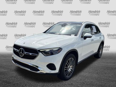Used 2023 Mercedes-Benz GLC 300 4MATIC w/ Pinnacle Trim Package image 5