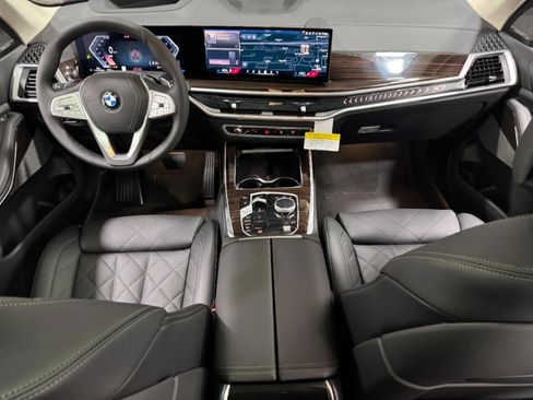 New 2026 BMW X7 xDrive40i image 15