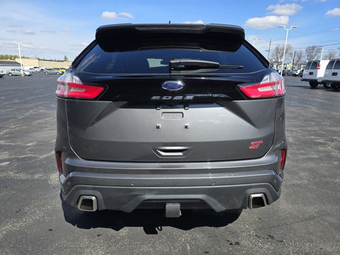 Used 2023 Ford Edge ST image 4