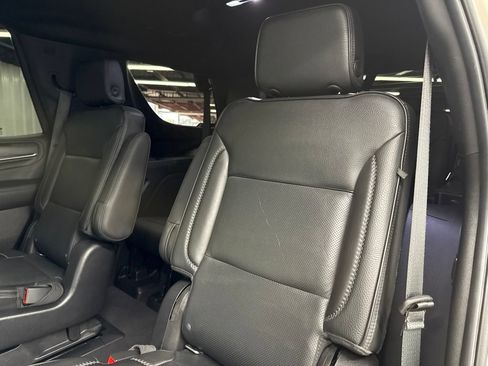 Used 2021 GMC Yukon Denali w/ Denali Premium Package AWD/4WD image 13