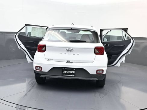 Certified 2026 Hyundai Venue SE FWD image 29