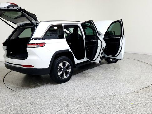 Used 2022 Jeep Grand Cherokee Limited 4xe w/ Luxury Tech Group II image 7